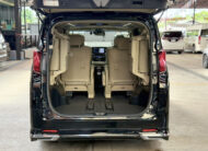 TOYOTA ALPHARD 2.5 HYBRID E-FOUR 2023