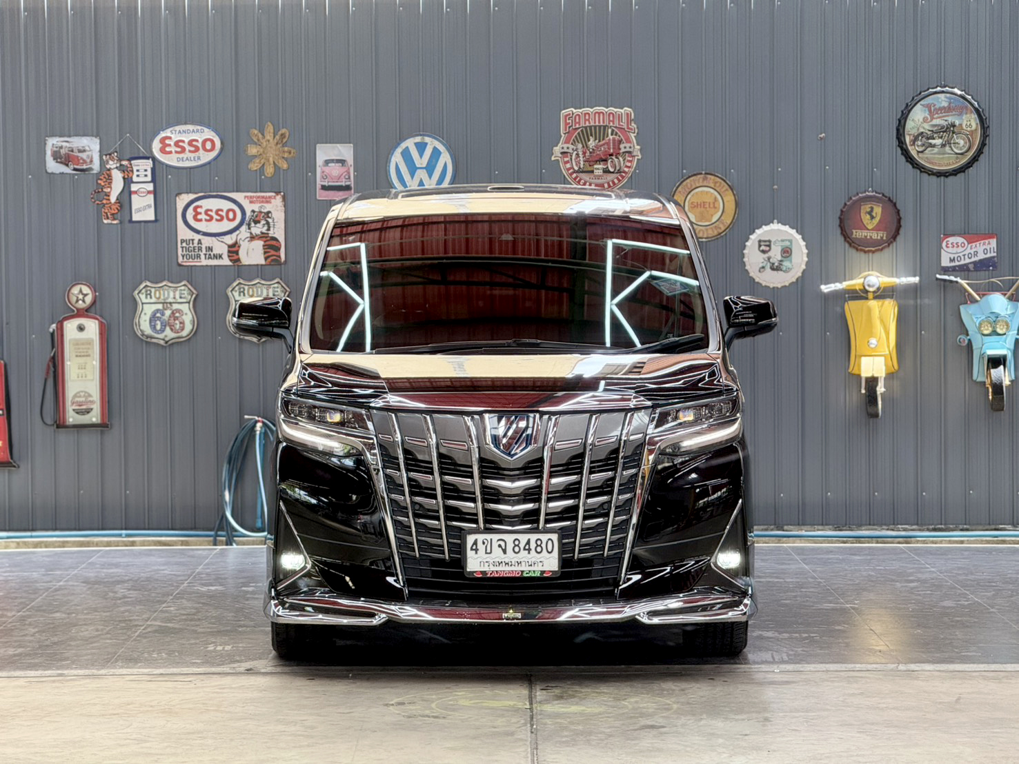 TOYOTA ALPHARD 2.5 HYBRID E-FOUR 2023