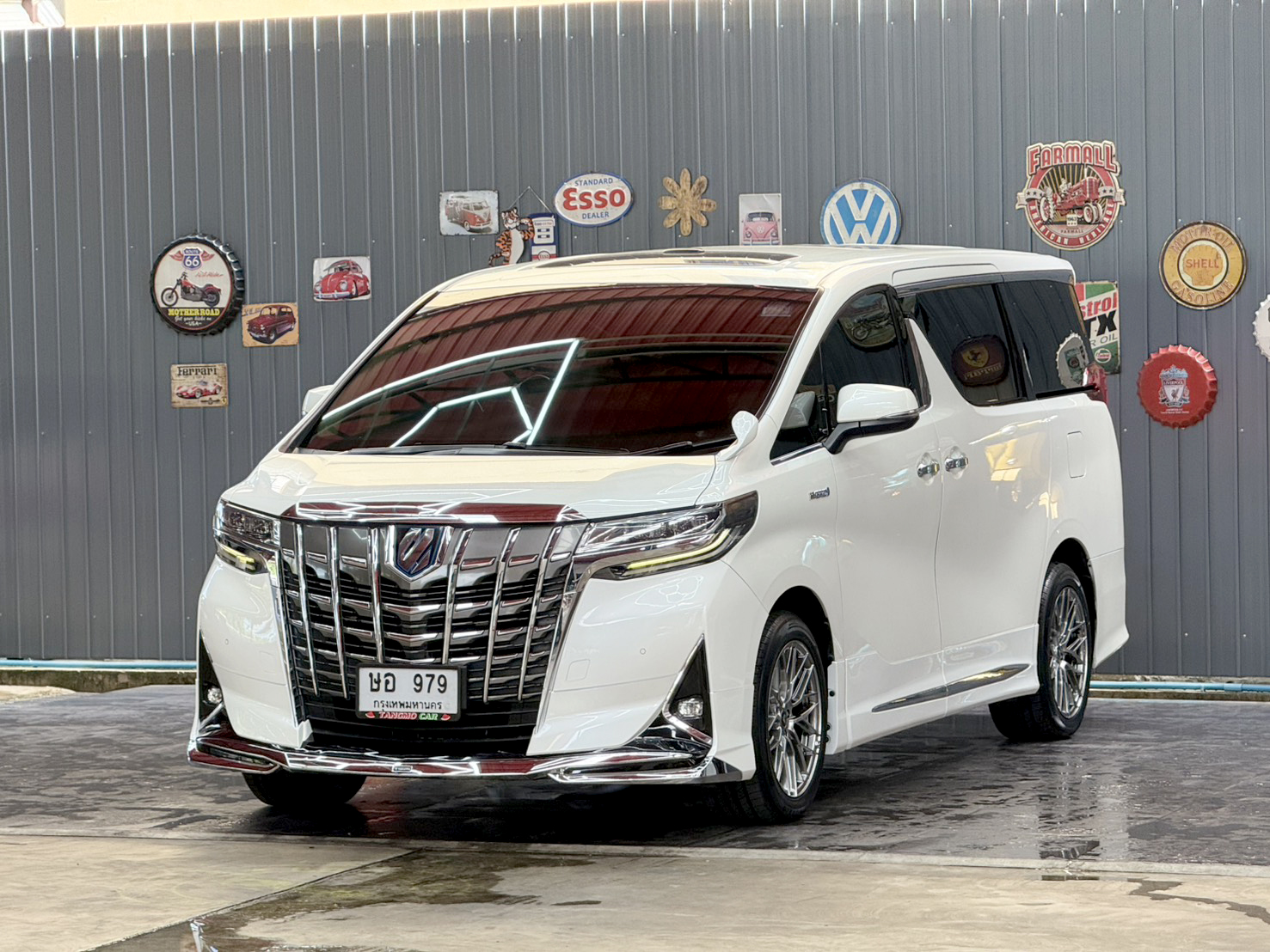 TOYOTA ALPHARD 2.5 HYBRID 2017