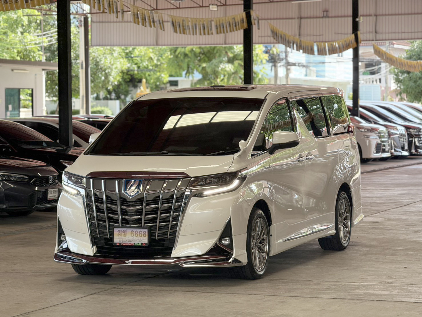TOYOTA ALPHARD 2.5 HYBRID 2017