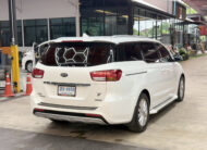 KIA GRAND CARNIVAL 2.2 EX 2017