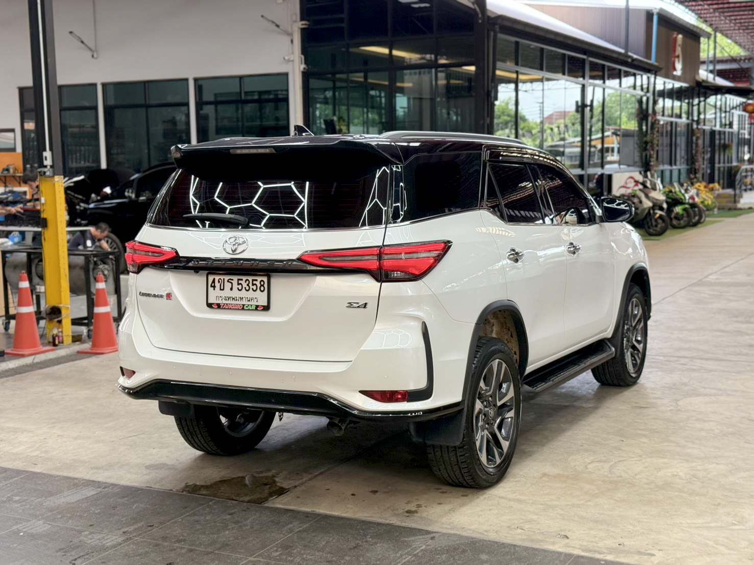 TOYOTA FORTUNER 2.4 Legender 4WD 2023