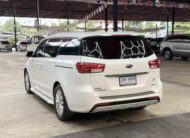KIA GRAND CARNIVAL 2.2 EX 2017