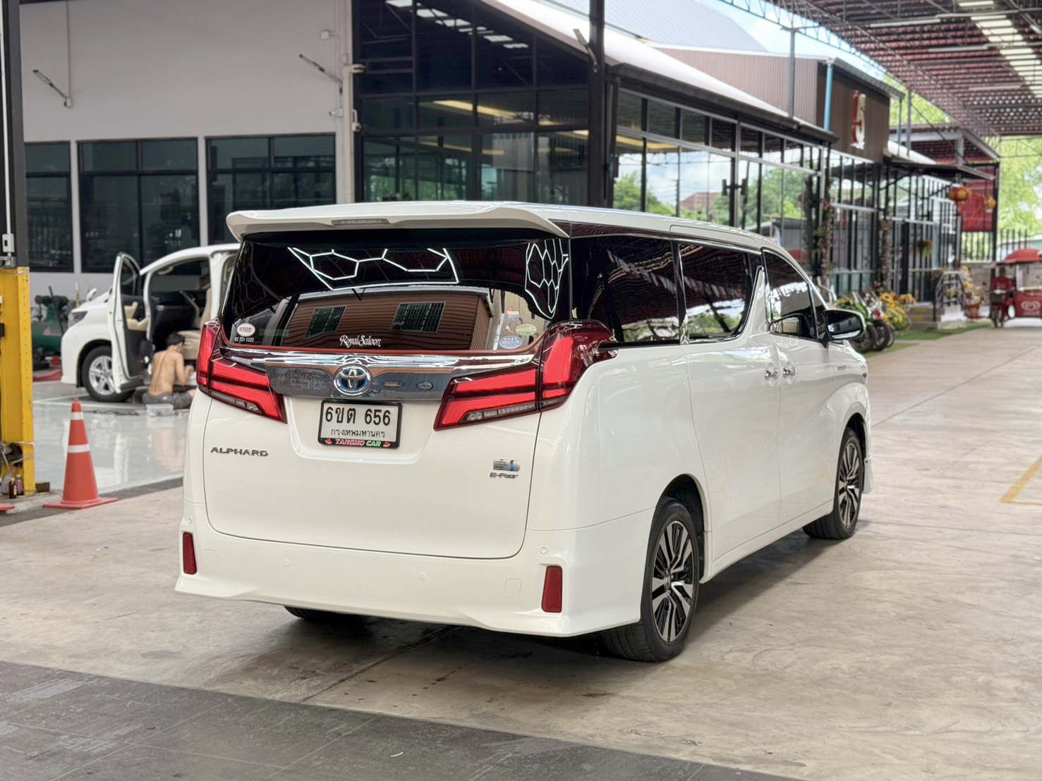 TOYOTA ALPHARD 2.5 G HYBRID 2016