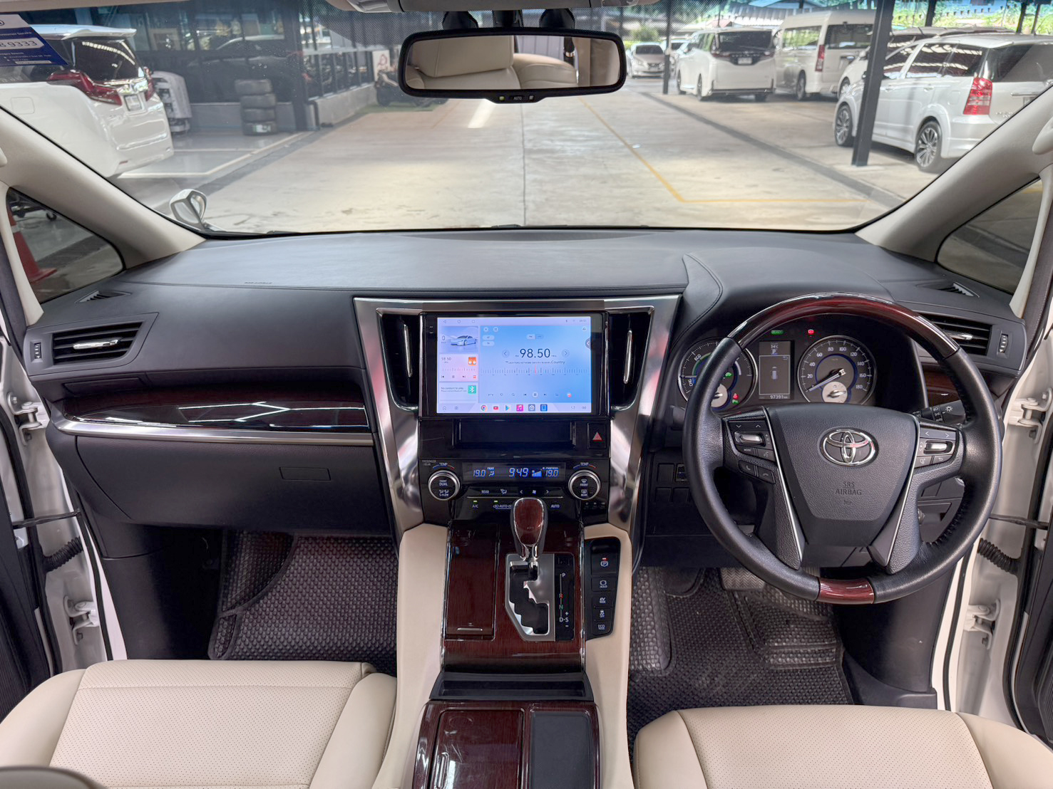 TOYOTA ALPHARD 2.5 HYBRID 2017