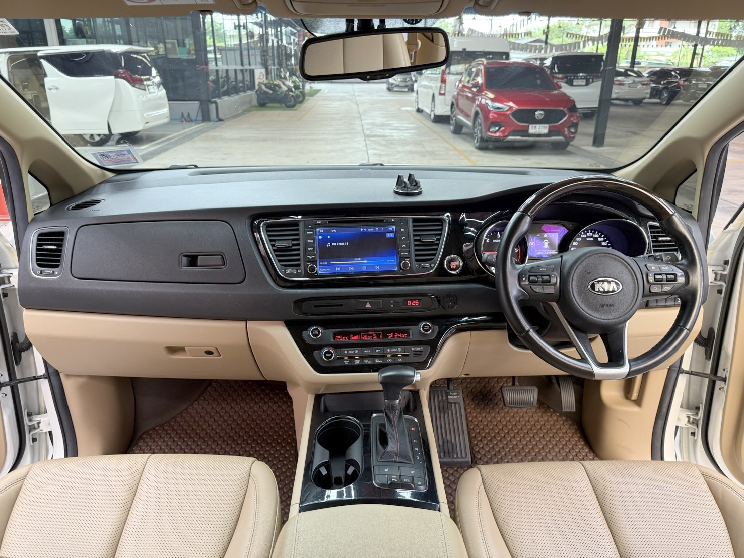 KIA GRAND CARNIVAL 2.2 EX 2017