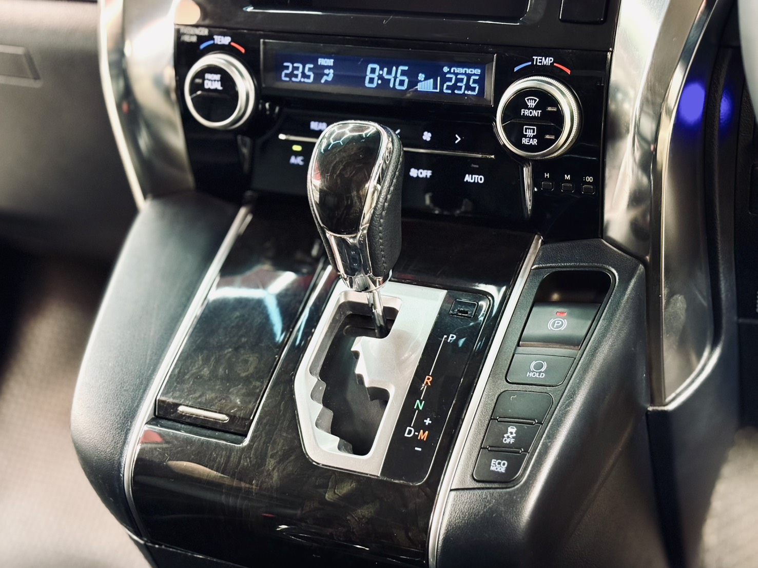TOYOTA VELLFIRE 2.5  Z-EDITION 2015