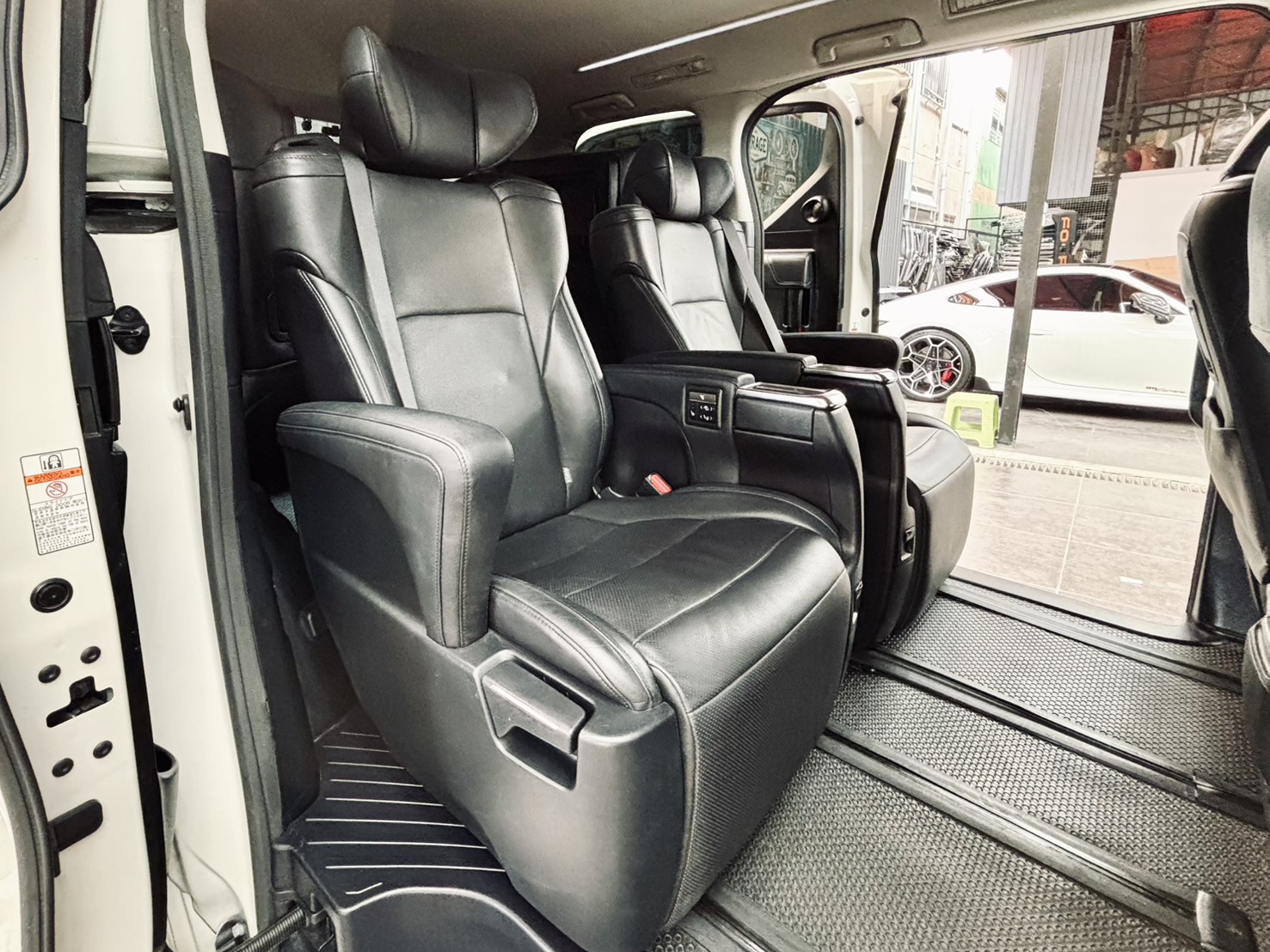 TOYOTA VELLFIRE 2.5  Z-EDITION 2015