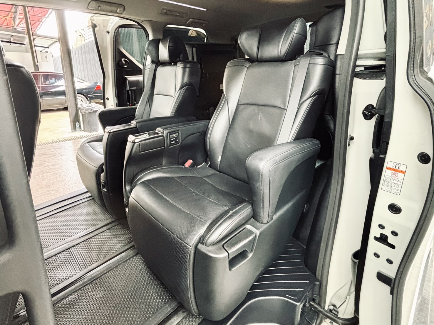 TOYOTA VELLFIRE 2.5  Z-EDITION 2015