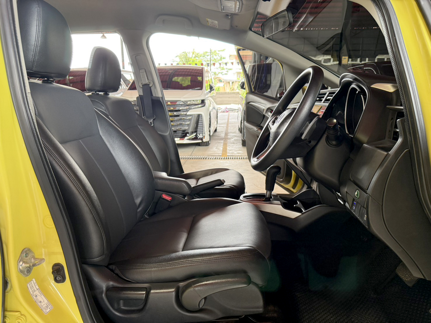HONDA JAZZ 1.5 SV i-VTEC 2015