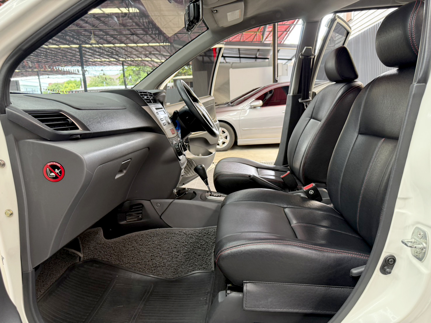 TOYOTA AVANZA 1.5 S 2012