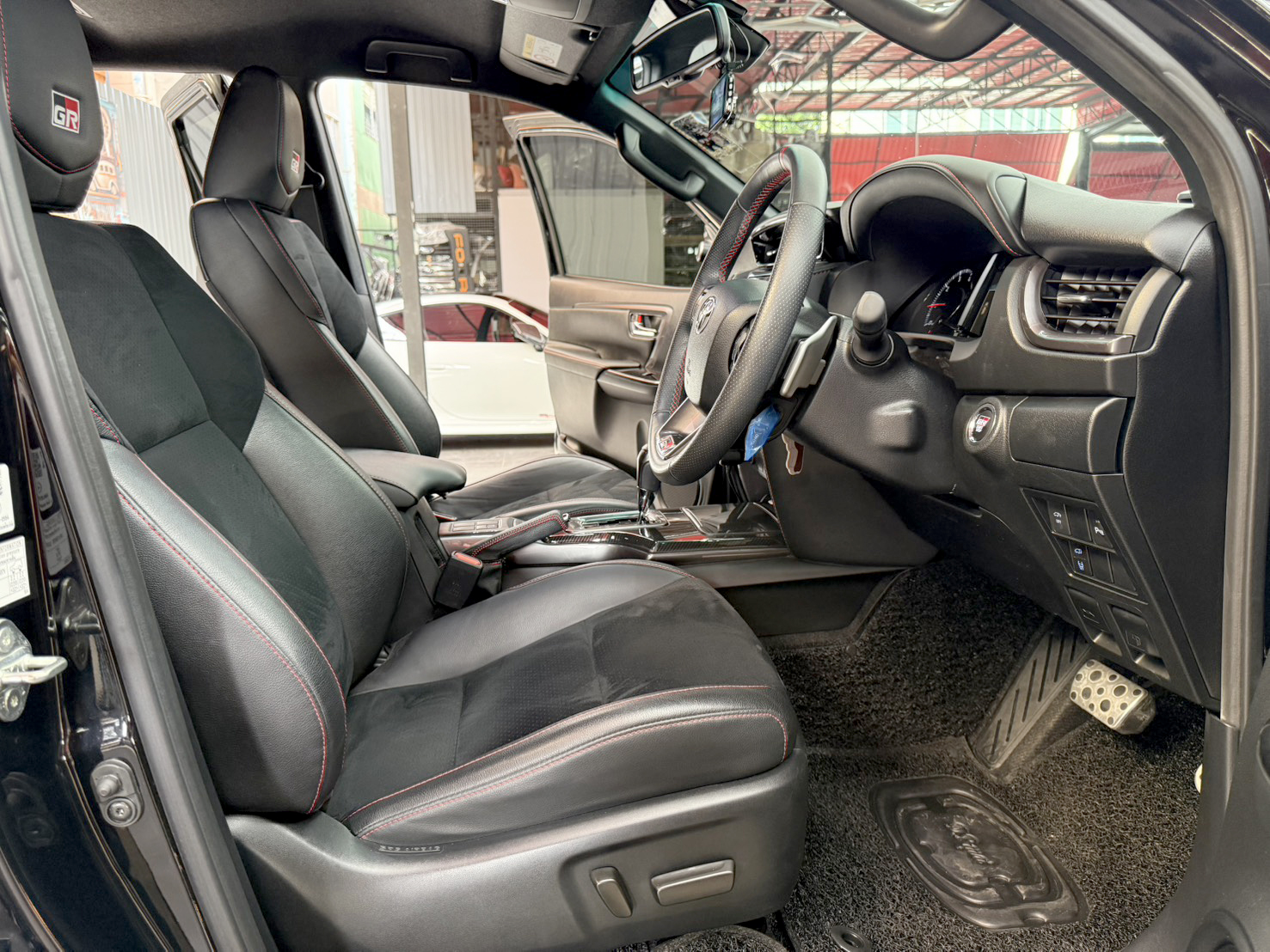 TOYOTA FORTUNER 2.8 GR SPORT 4WD 2023
