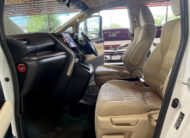 TOYOTA ALPHARD 2.5 G 2017