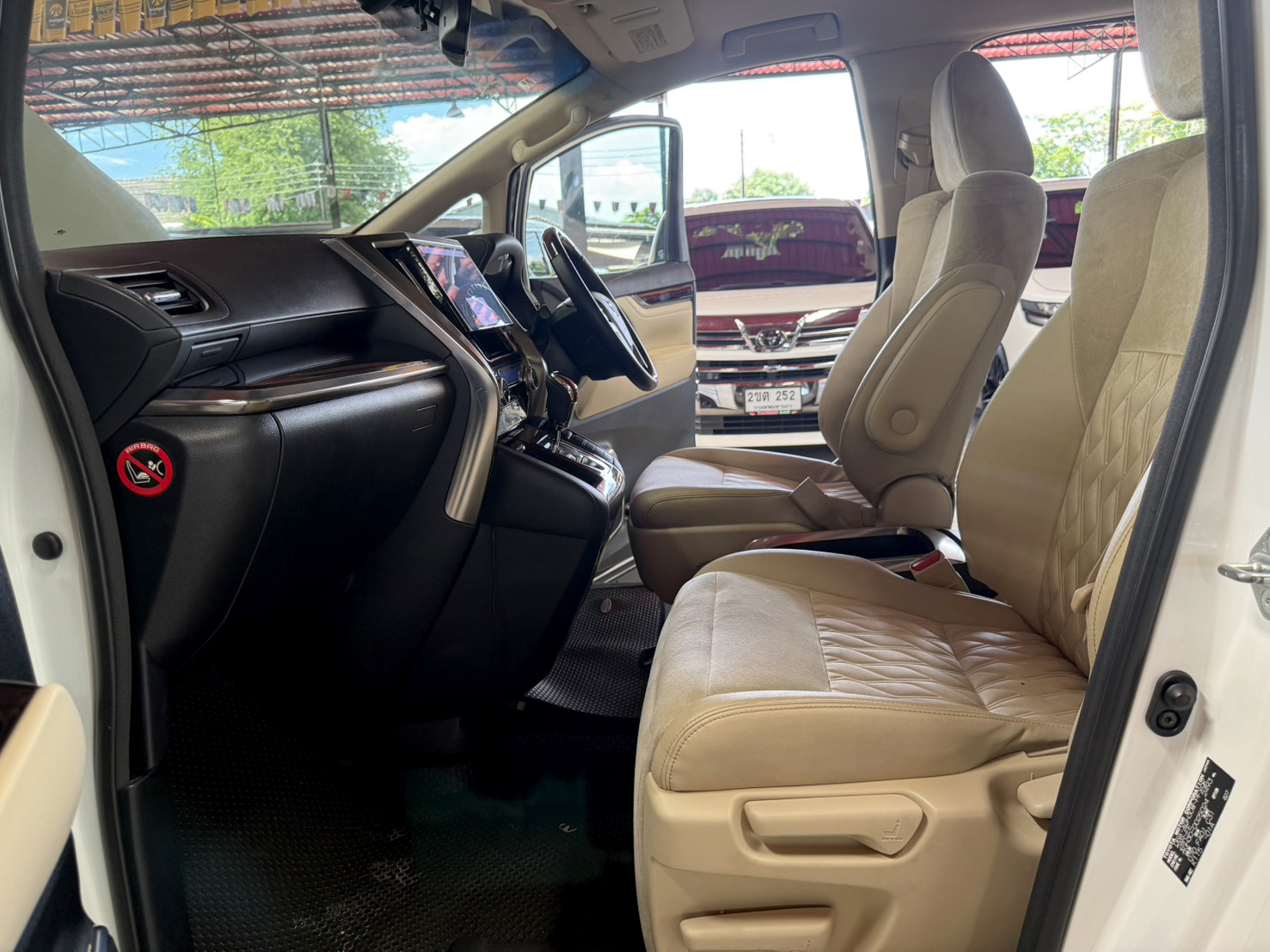 TOYOTA ALPHARD 2.5 G 2017
