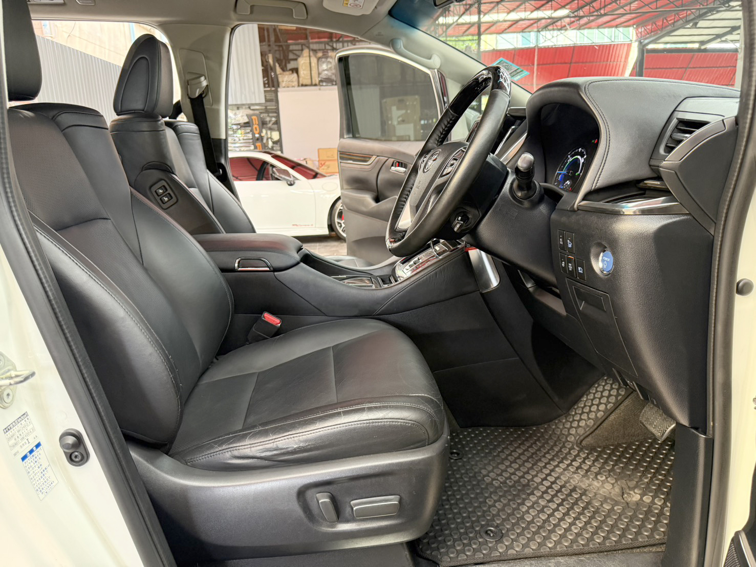 TOYOTA ALPHARD 2.5 SR-C HYBRID