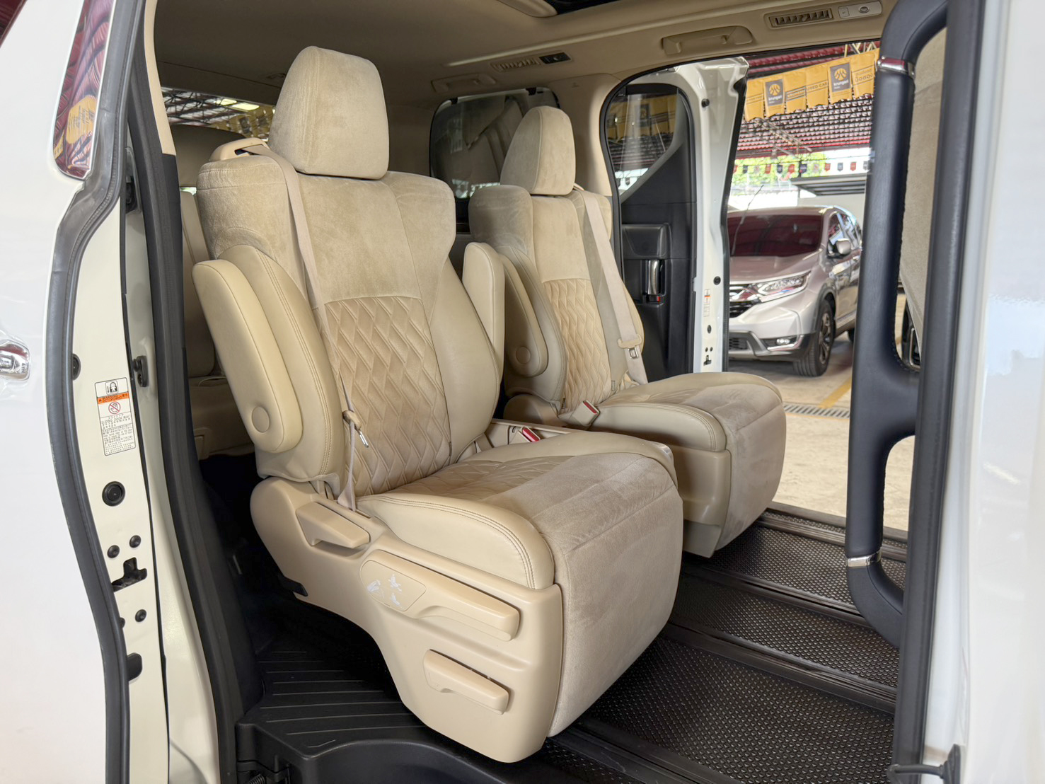 TOYOTA ALPHARD 2.5 G 2017