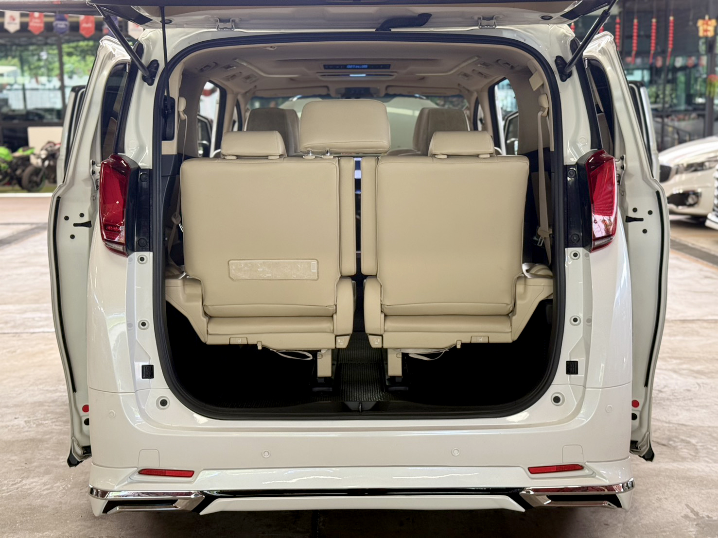 TOYOTA ALPHARD 2.5 G 2017