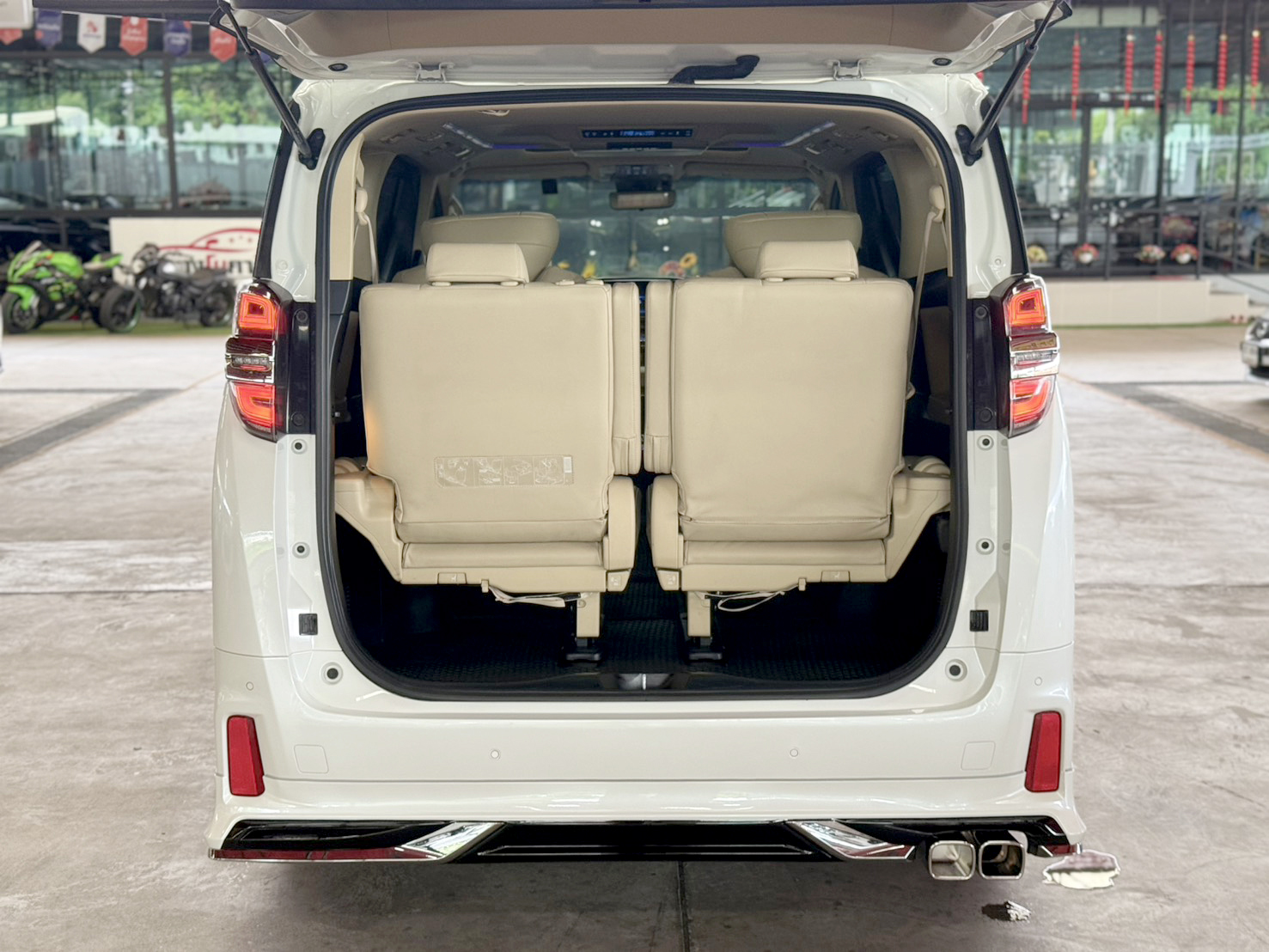 TOYOTA VELLFIRE 2.5 X HYBRID 2020