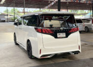 TOYOTA ALPHARD 2.5 HYBRID E-FOUR 2015