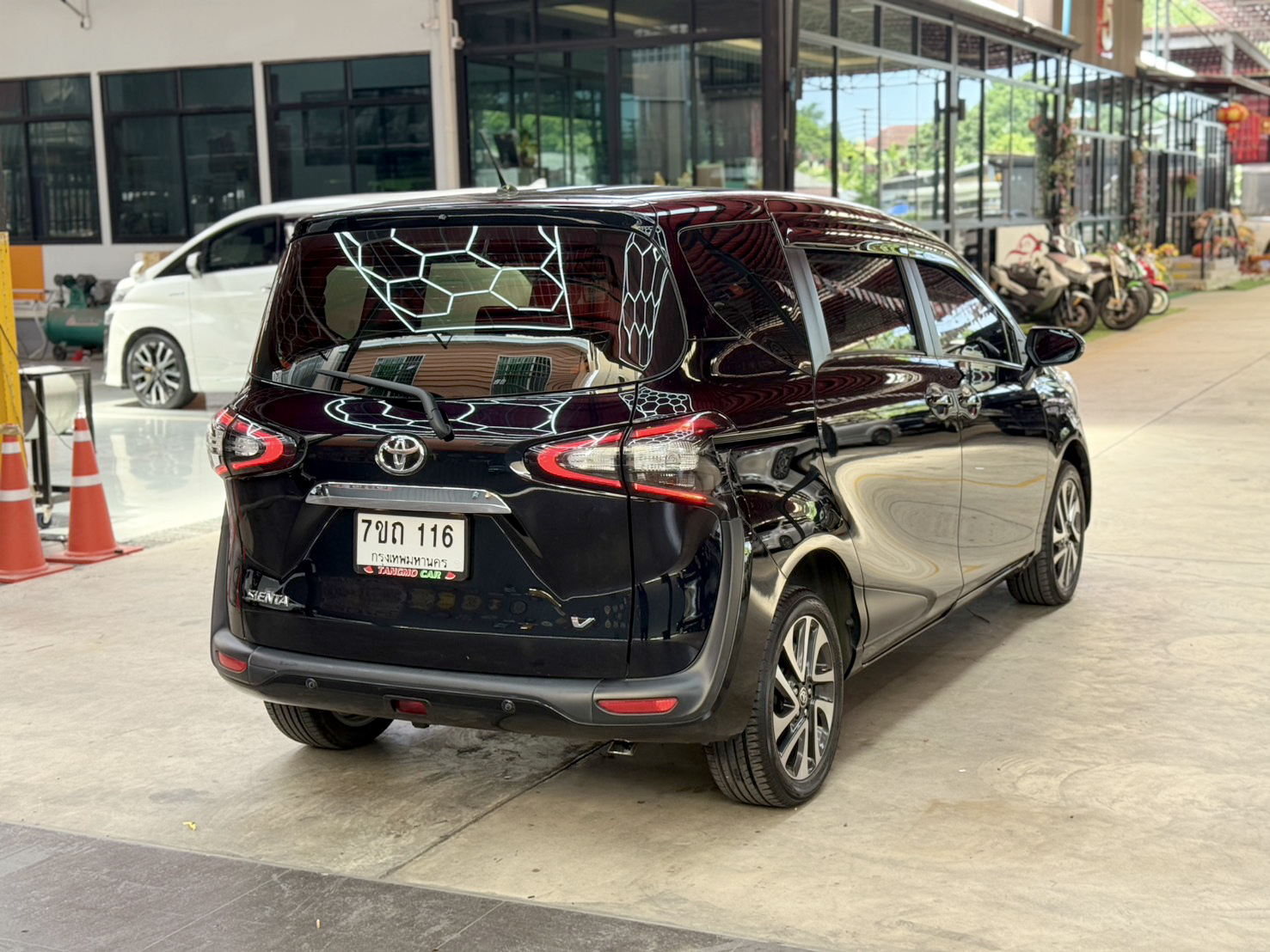 TOYOTA SIENTA 1.5 V 2020