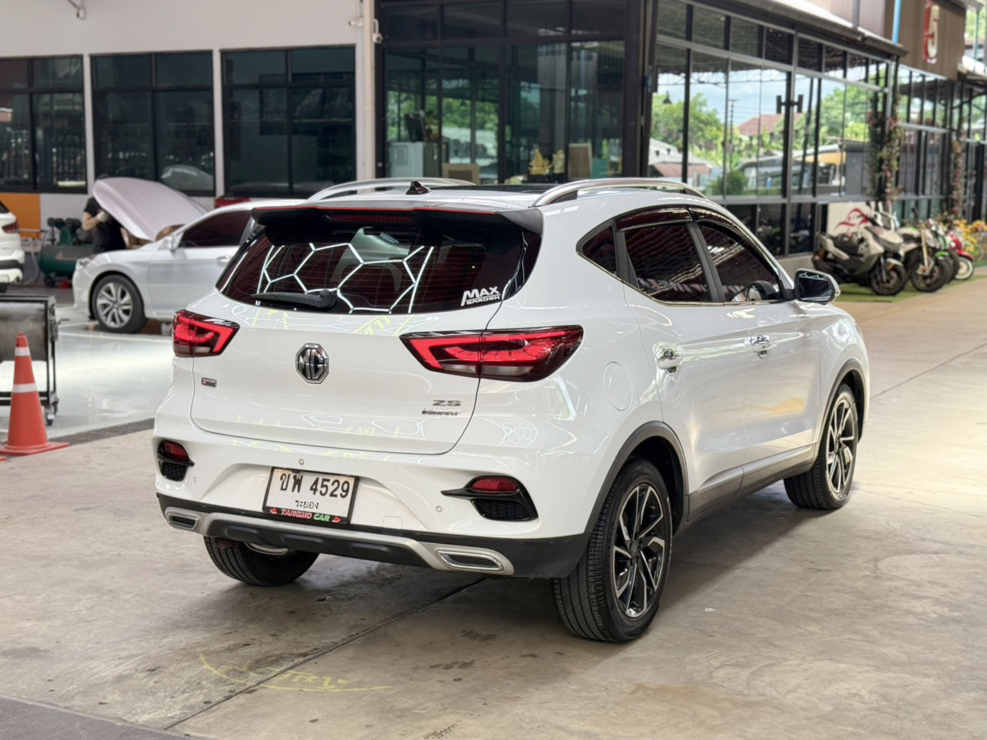 MG ZS 1.5 X+ SUNROOF 2022