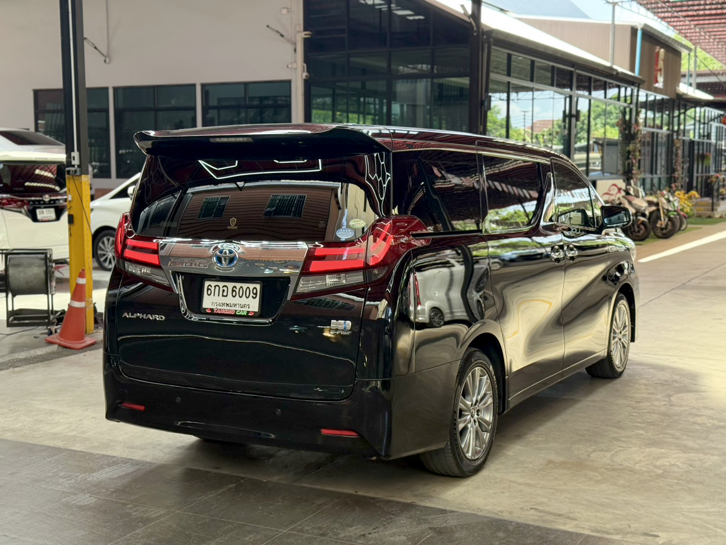 TOYOTA ALPHARD 2.5 X HYBRID GRADE HV 2018