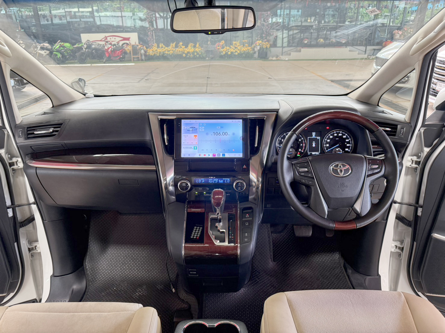 TOYOTA ALPHARD 2.5 G 2017
