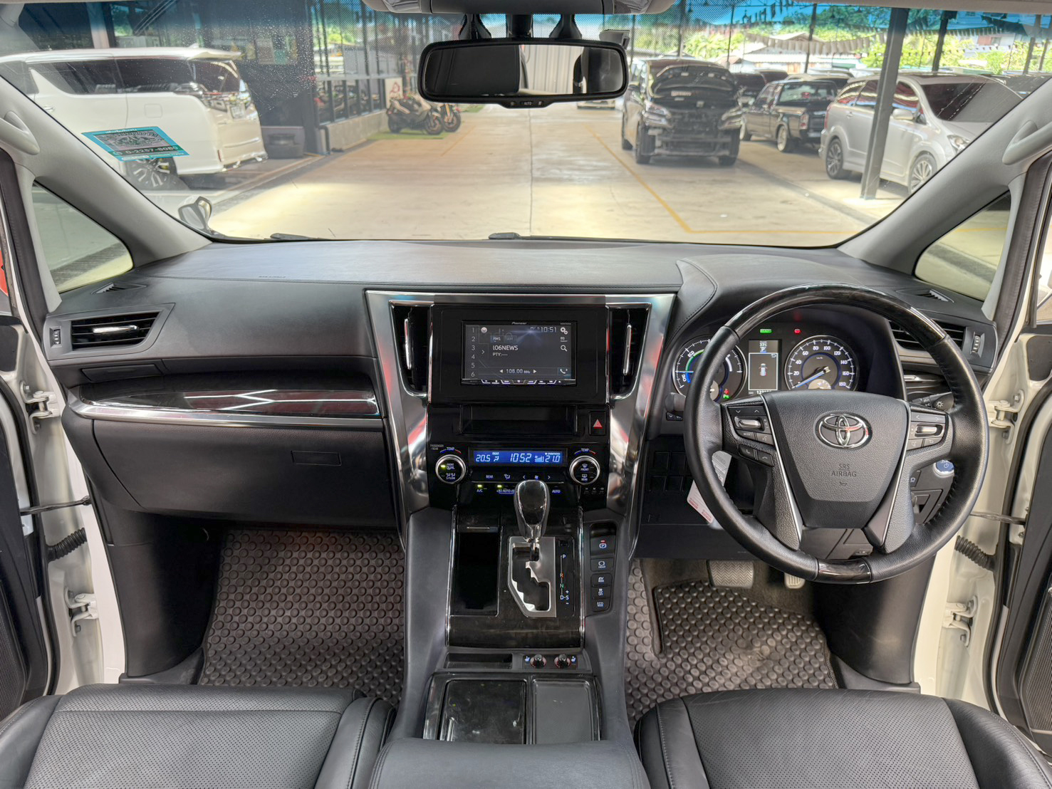 TOYOTA ALPHARD 2.5 SR-C HYBRID