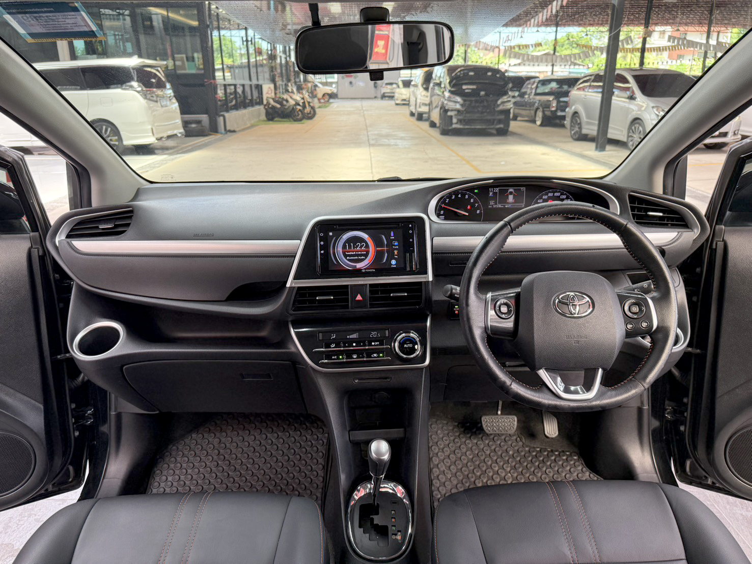 TOYOTA SIENTA 1.5 V 2020