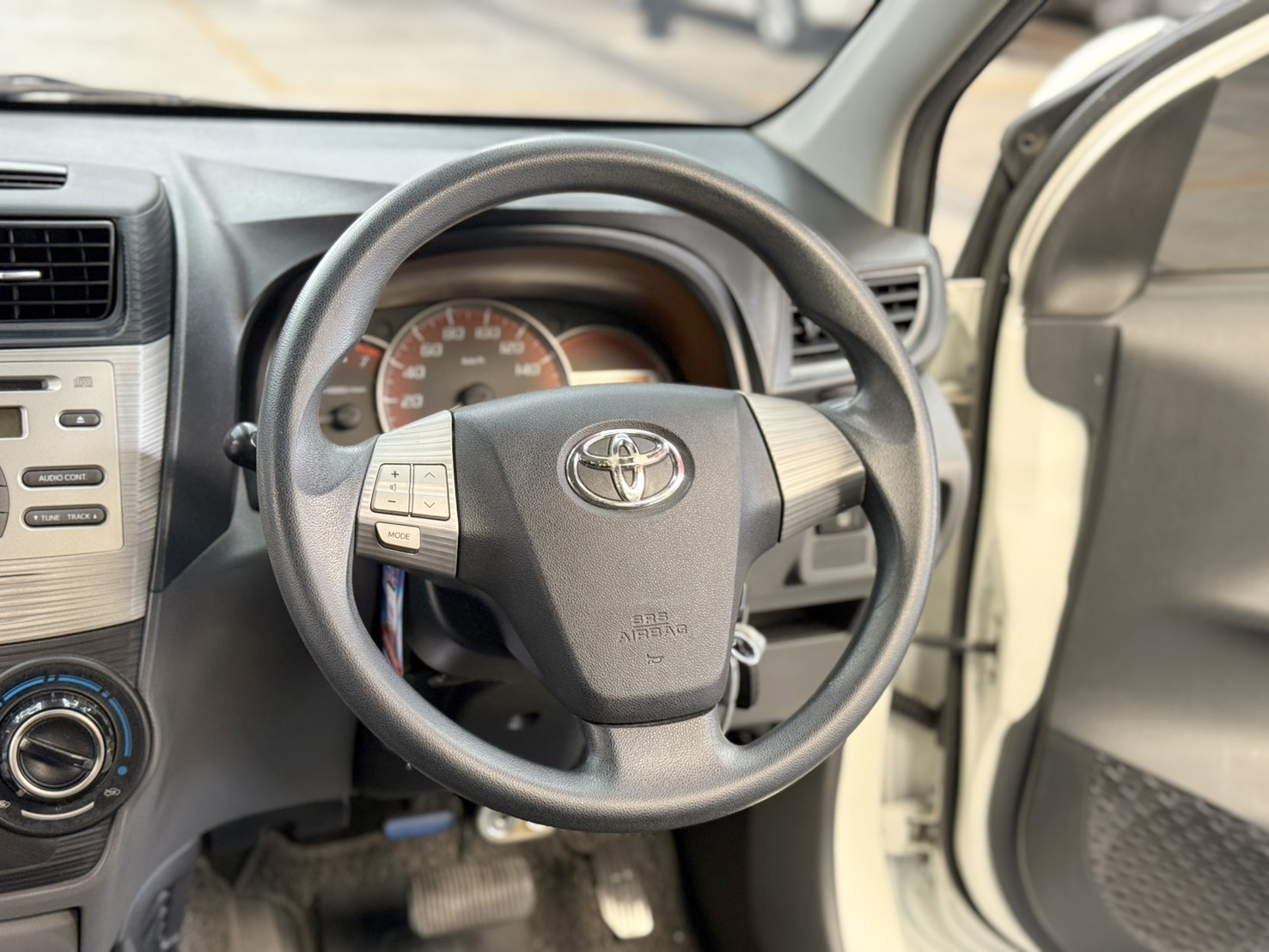 TOYOTA AVANZA 1.5 S 2012