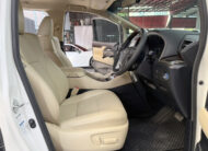 TOYOTA ALPHARD 2.5 HYBRID E-FOUR 2016