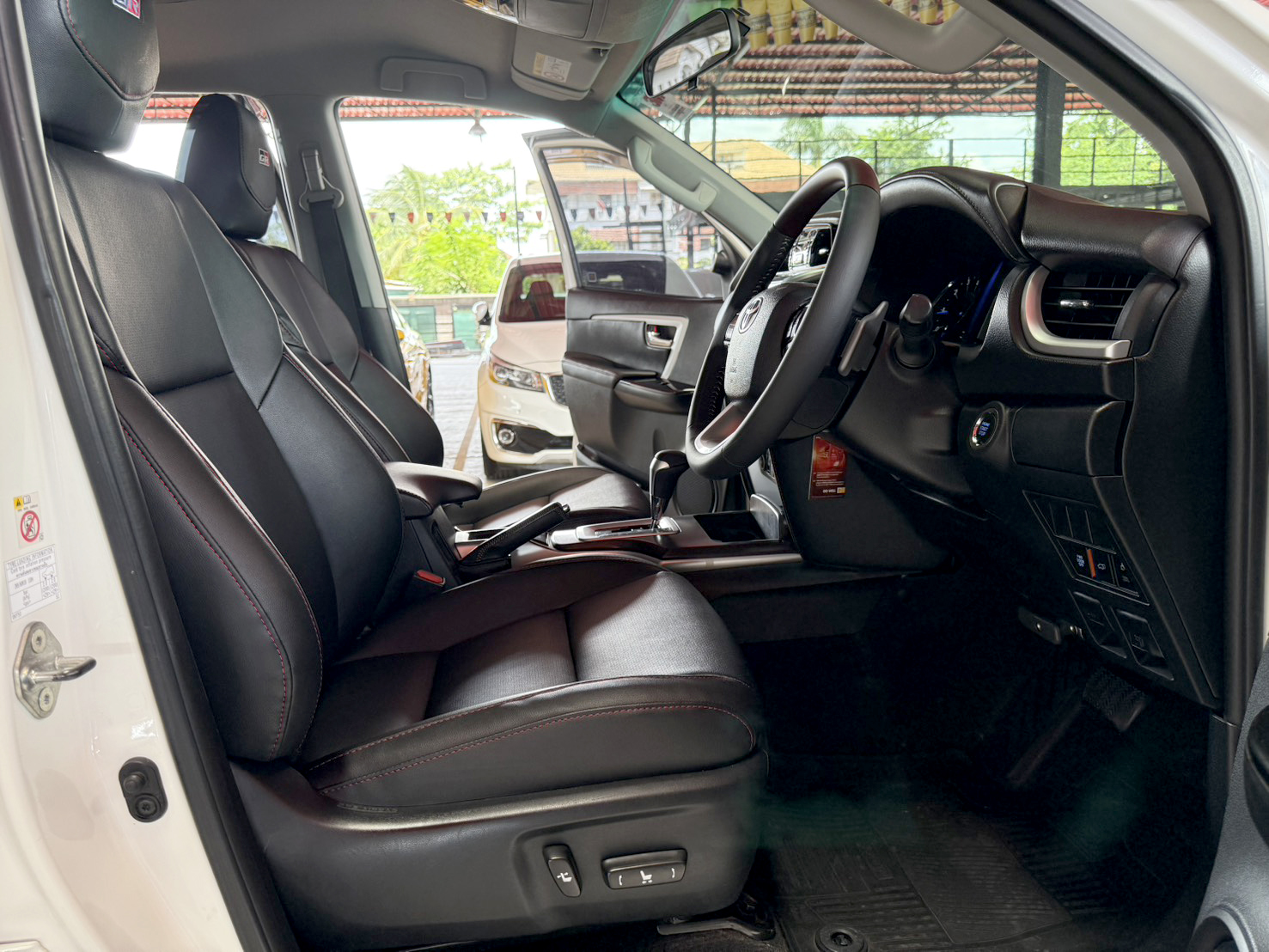 TOYOTA FORTUNER 2.4 V 2017