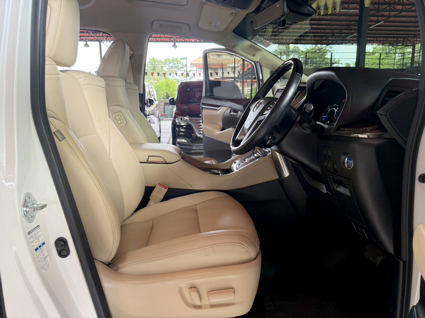 TOYOTA ALPHARD 2.5 G-F HYBRID 2020