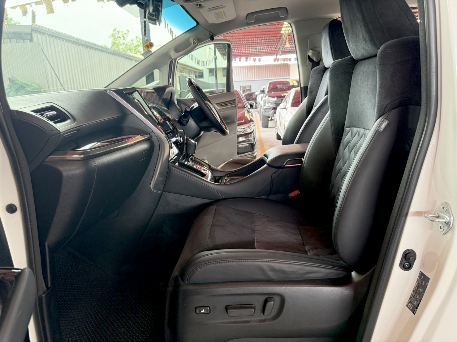 TOYOTA ALPHARD 2.5 SC PACKAGE 2018