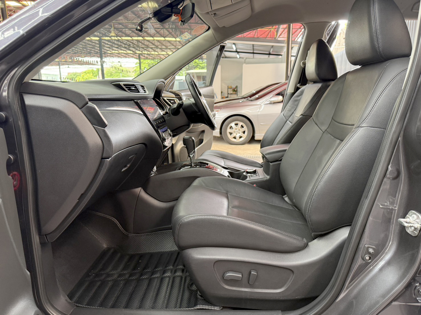 NISSAN X-TRAIL 2.0 V Hybrid 4WD 2016