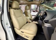 TOYOTA ALPHARD 2.5  HYBRID E-FOUR 2019