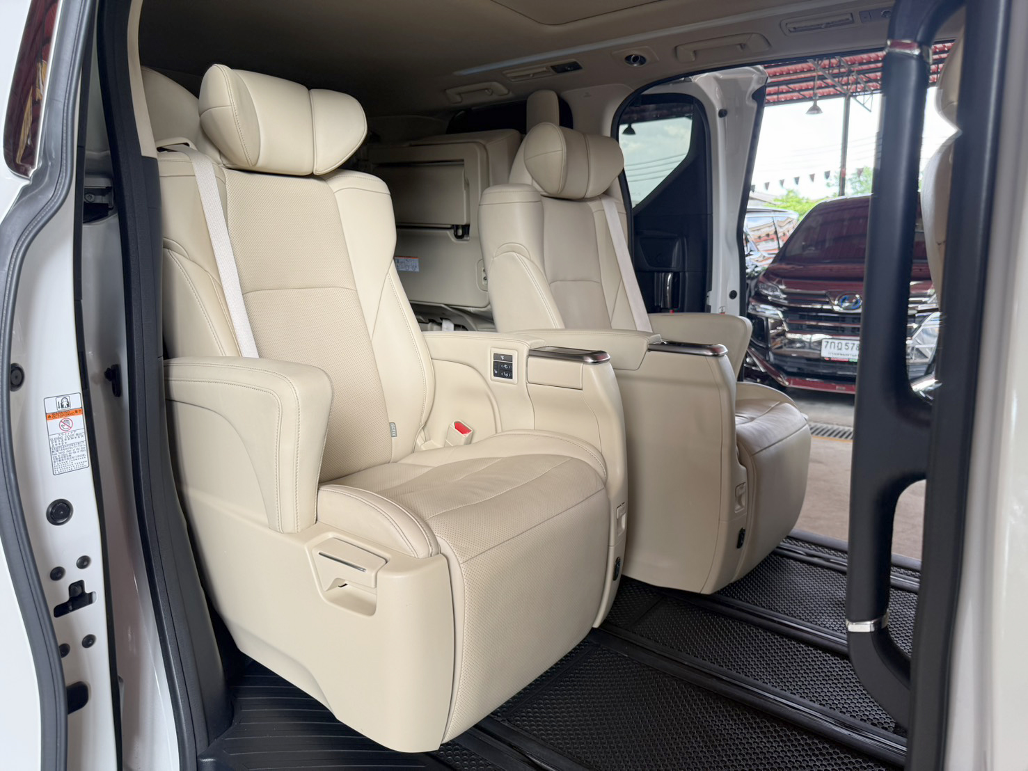 TOYOTA ALPHARD 2.5 G-F HYBRID 2020