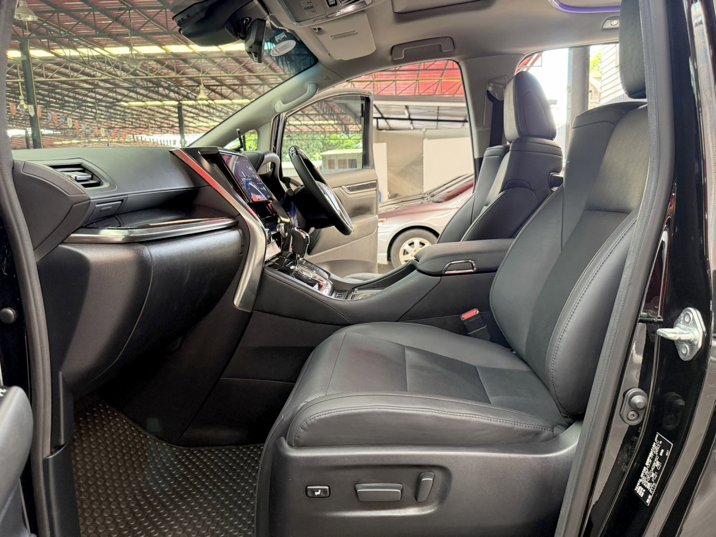 TOYOTA ALPHARD 2.5 SC PACKAGE 2023