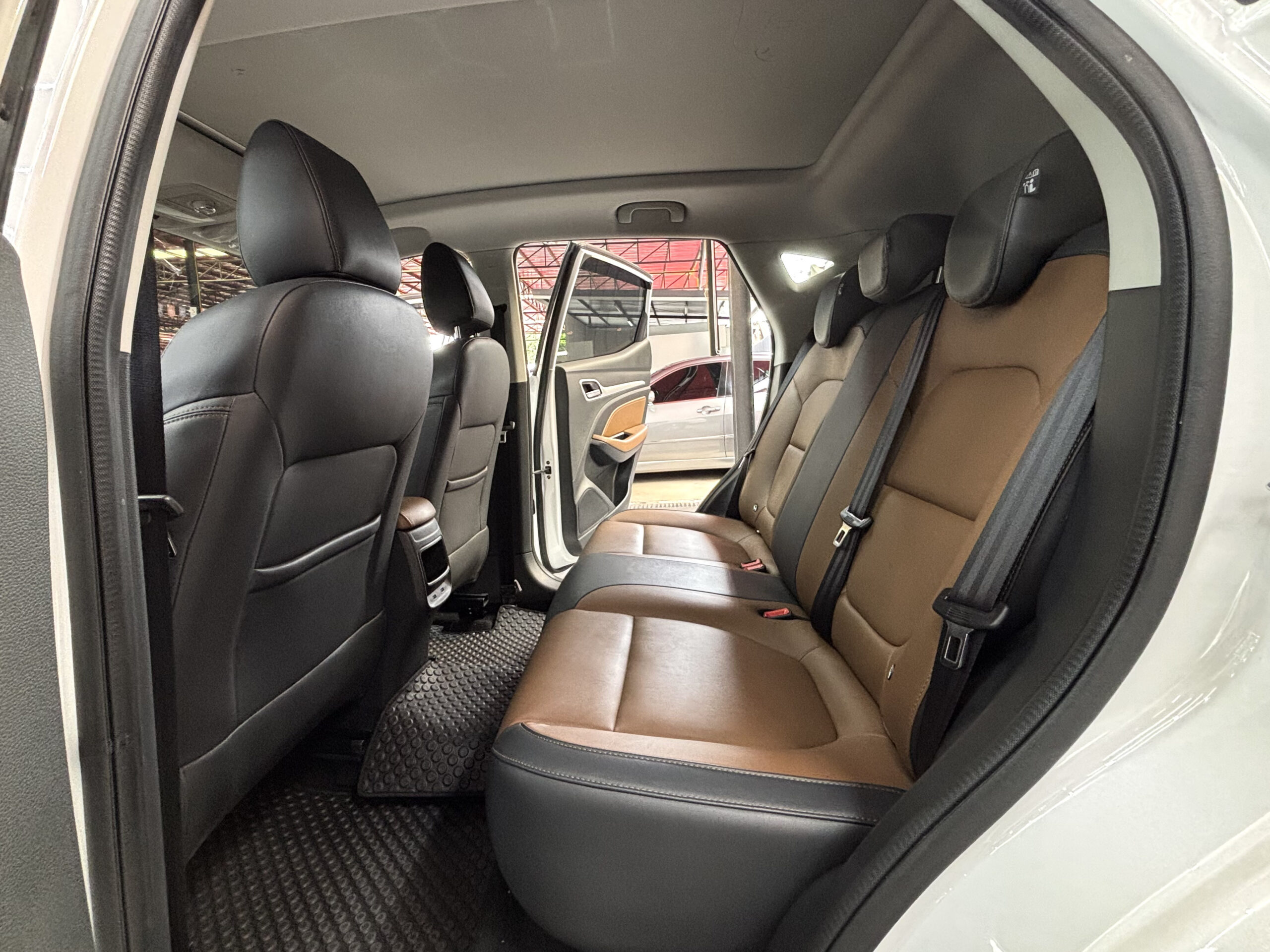 MG ZS 1.5 V SUNROOF 2022
