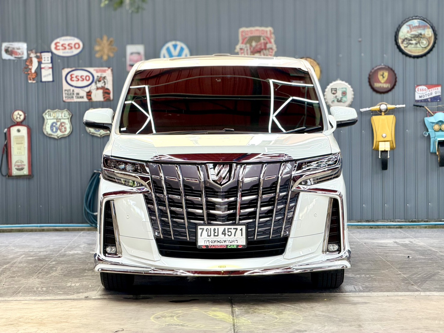TOYOTA ALPHARD 2.5 HYBRID 2018