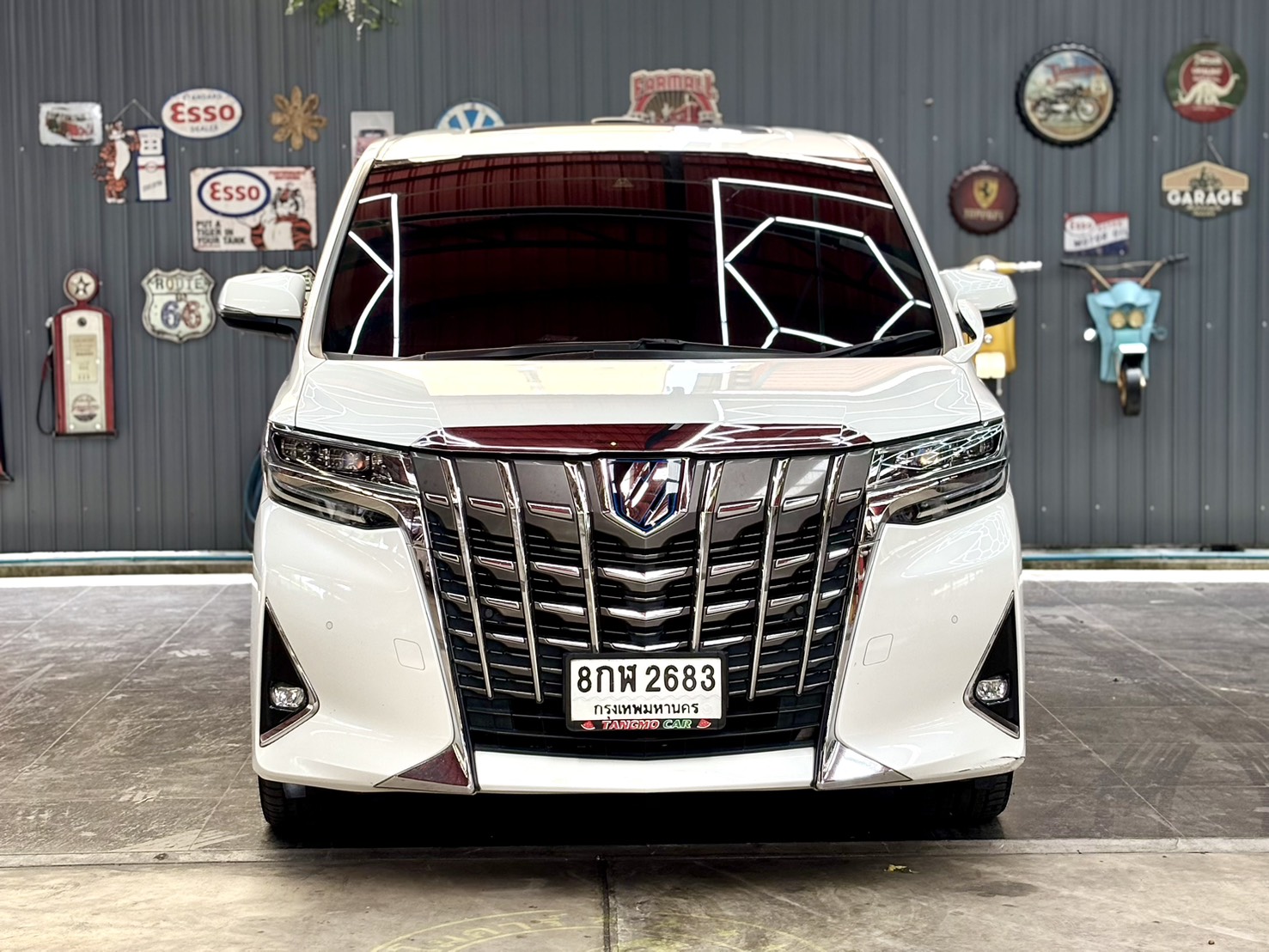 TOYOTA ALPHARD 2.5  HYBRID E-FOUR 2019
