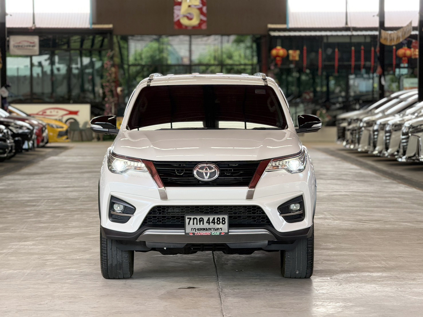 TOYOTA FORTUNER 2.4 V 2017