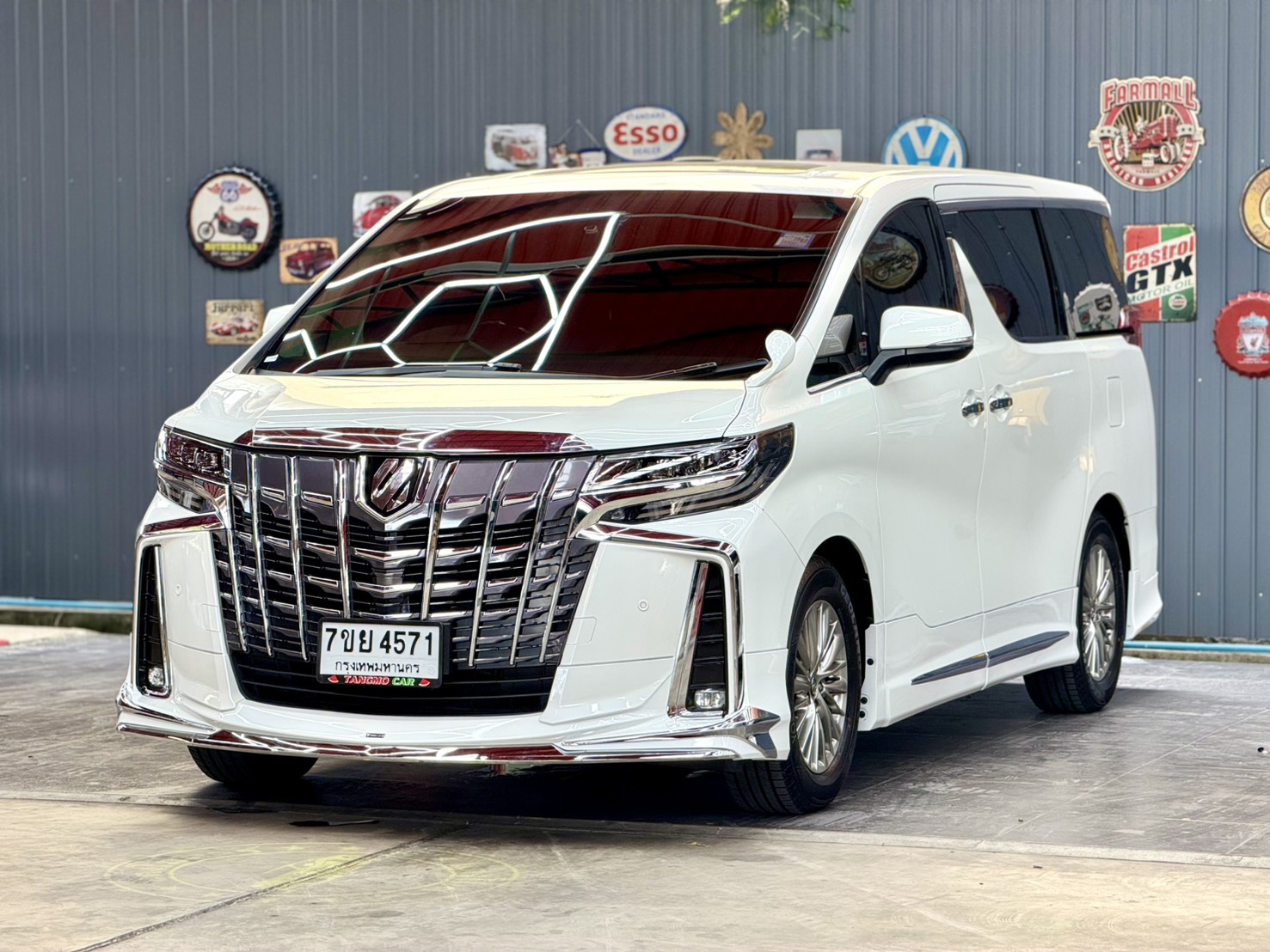 TOYOTA ALPHARD 2.5 HYBRID 2018