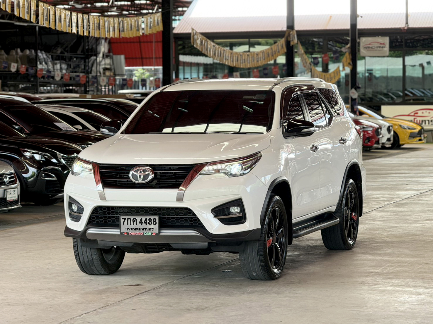 TOYOTA FORTUNER 2.4 V 2017