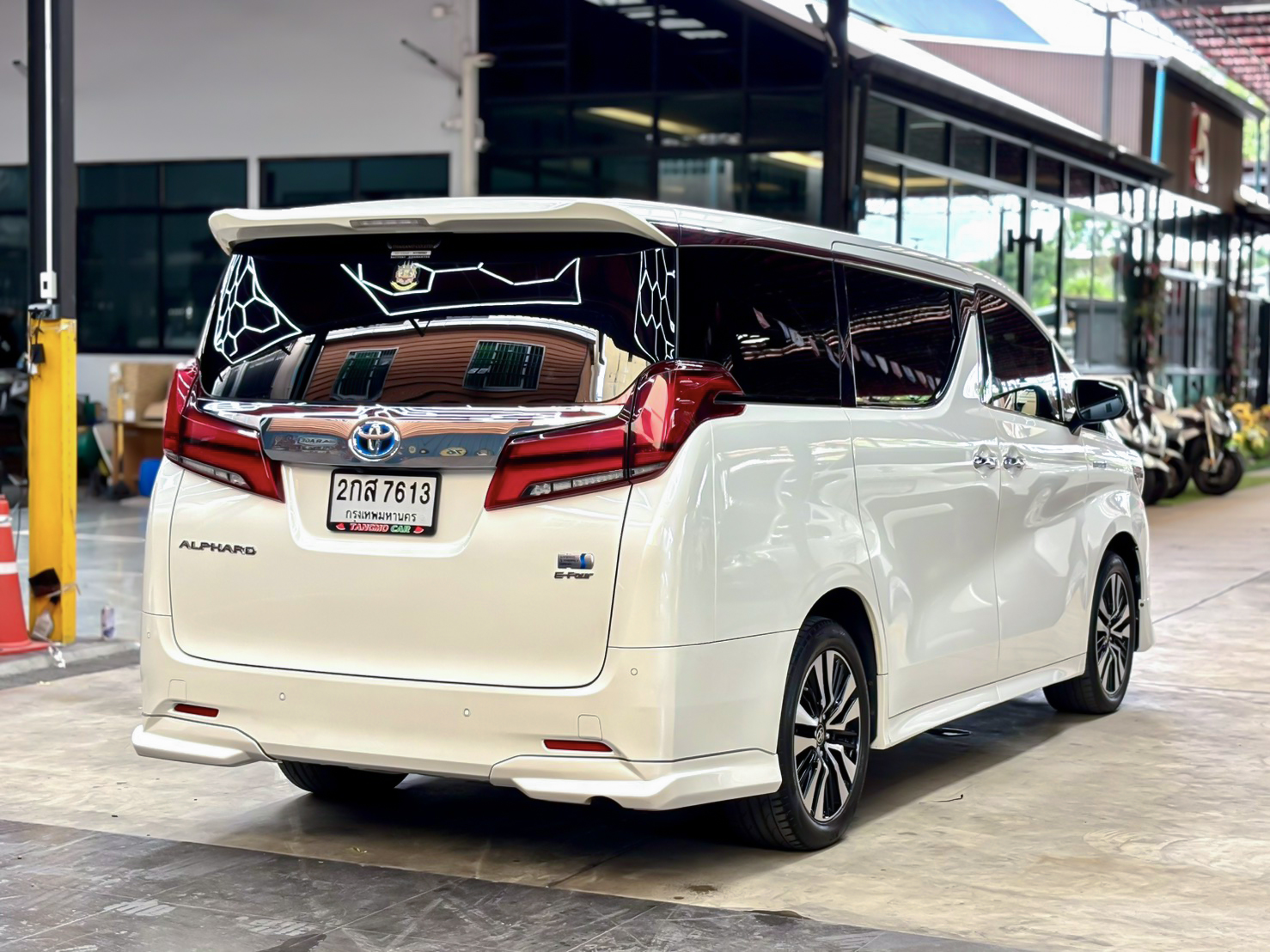 TOYOTA ALPHARD 2.5 HYBRID 2018