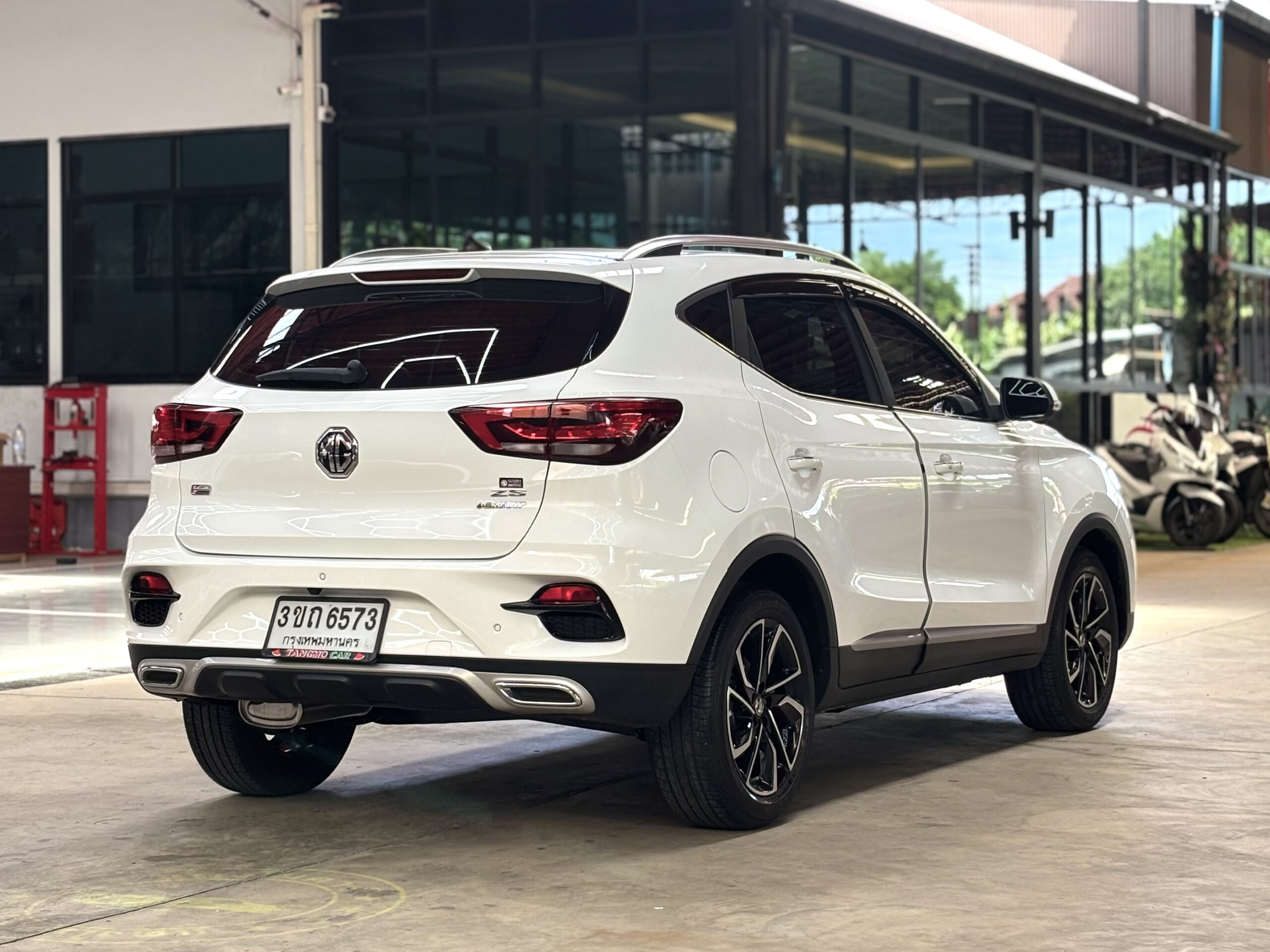 MG ZS 1.5 V SUNROOF 2022