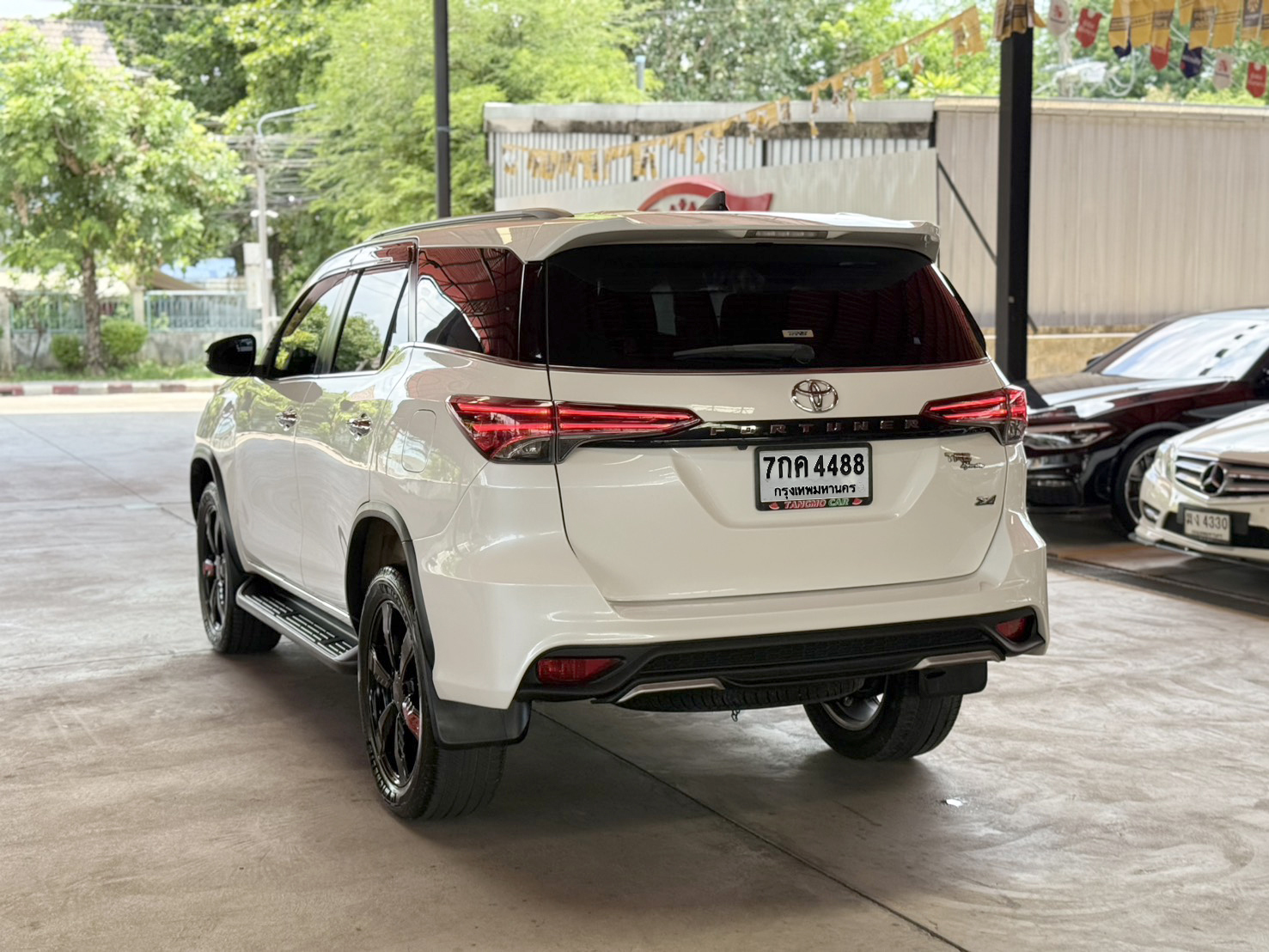 TOYOTA FORTUNER 2.4 V 2017