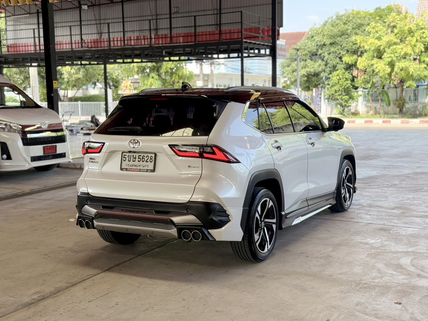 TOYOTA YARIS CROSS 1.5 HEV Premium Luxury 2024