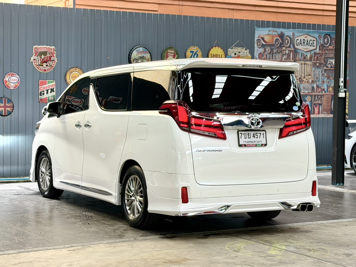 TOYOTA ALPHARD 2.5 HYBRID 2018