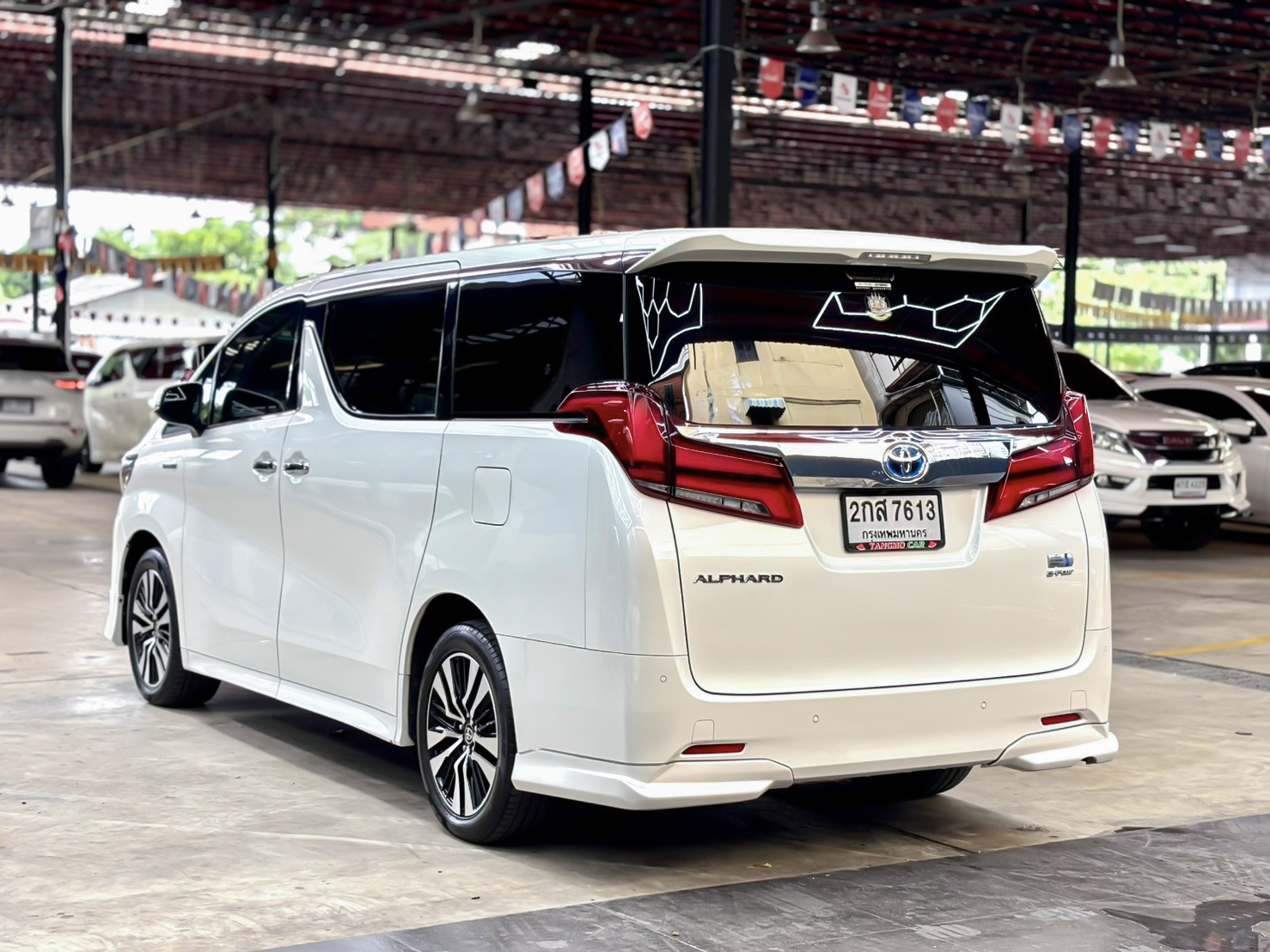 TOYOTA ALPHARD 2.5 HYBRID 2018